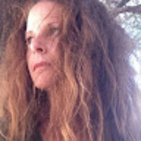 Meet your Posher, Nichol - Picture 1 of 1